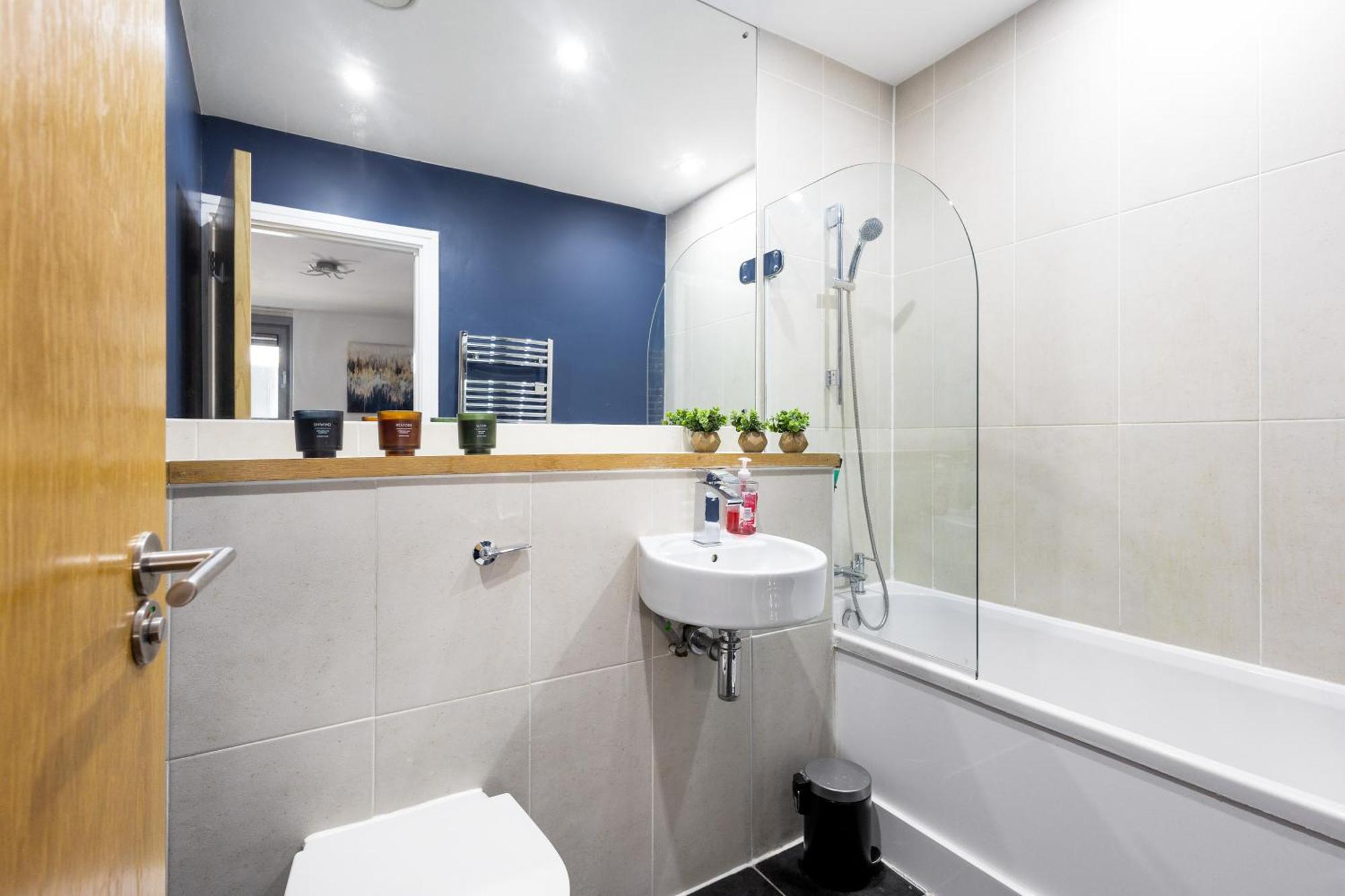 Bullring Lux Suite, New Street Free Netflix - Free Secure Parking- Sleeps 6 伯明翰 外观 照片